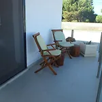 Privada Confortavel Com Piscina Em Проживание в семье *