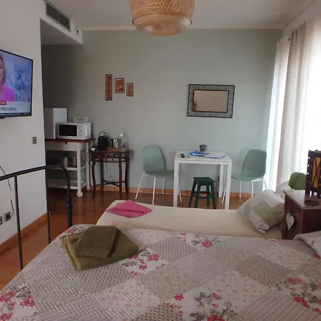 Na Casa Da Andreia Quarto em Acomodações Particulares São Martinho do Porto